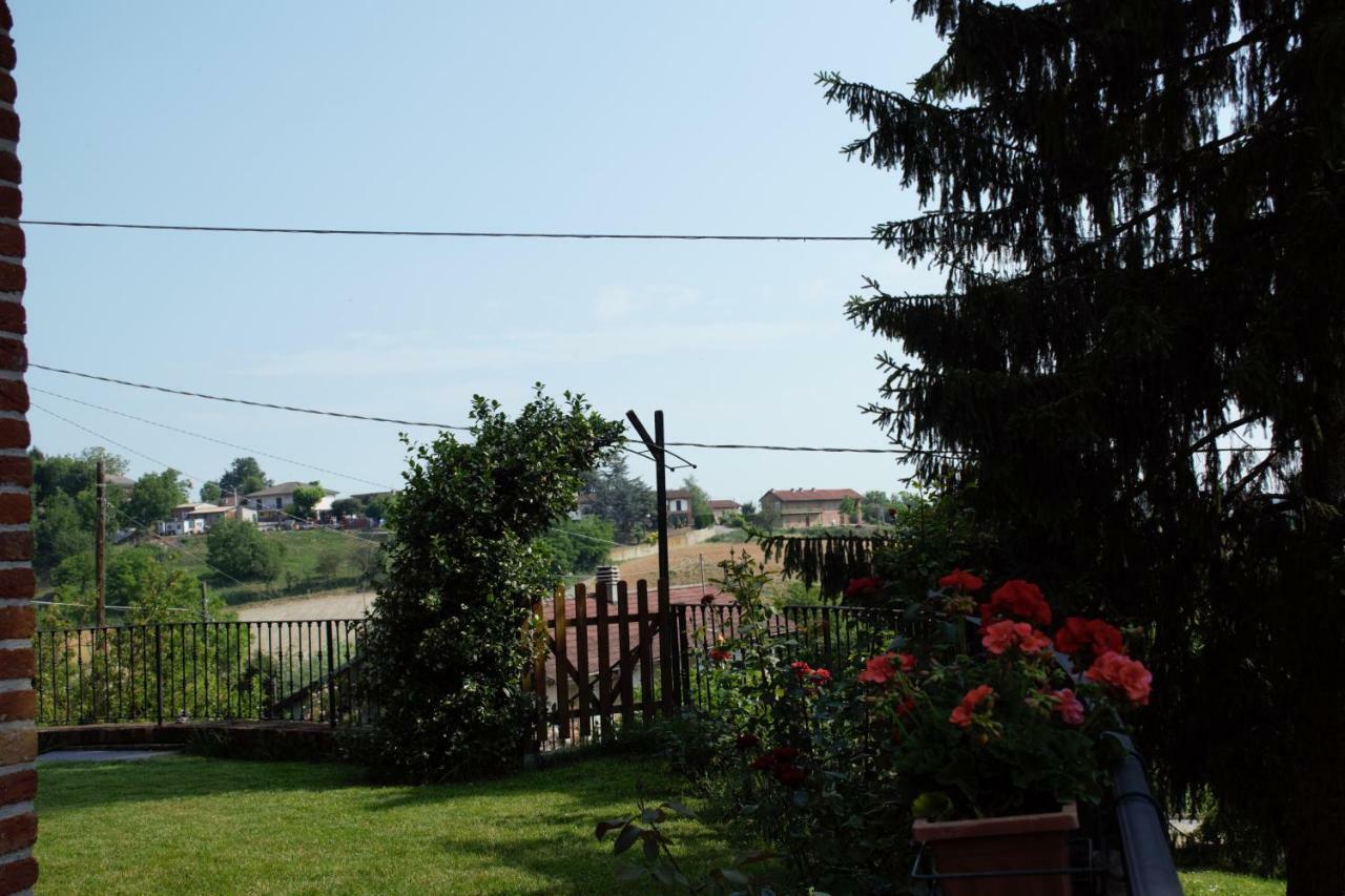 Casa Dei Ciliegi Castell'Alfero Villa Luaran gambar