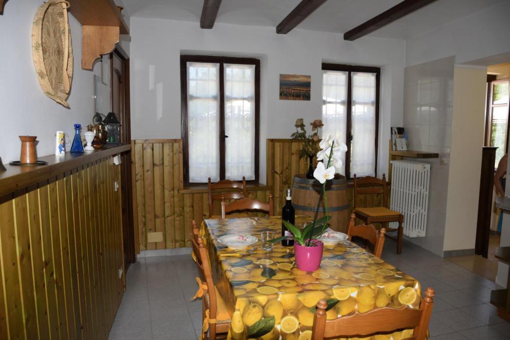 Casa Dei Ciliegi Castell'Alfero Villa Luaran gambar
